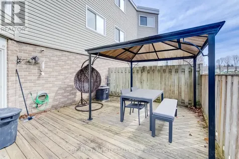 60 Elmsdale Drive Kitchener ON N2E 2G4