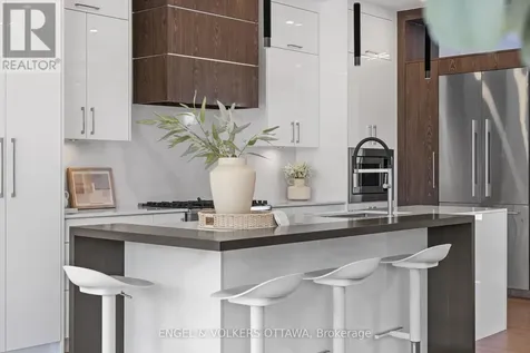 736 Sherbourne Road Ottawa ON K2A 3H5