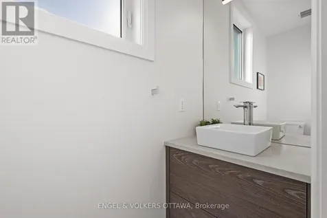 736 Sherbourne Road Ottawa ON K2A 3H5