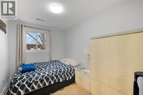 6384 Thornberry Crescent Windsor ON N8T 3A2