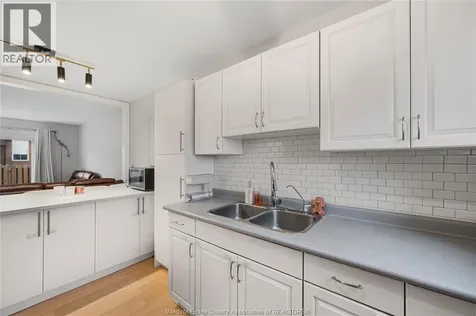 6384 Thornberry Crescent Windsor ON N8T 3A2