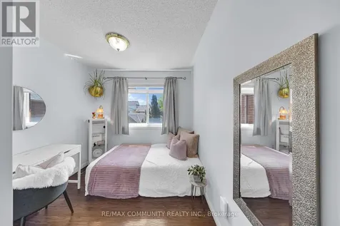 65 White's Hill Avenue Markham (cornell) ON L6B 1C2