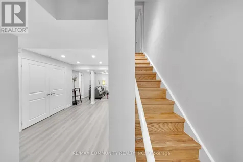 65 White's Hill Avenue Markham (cornell) ON L6B 1C2