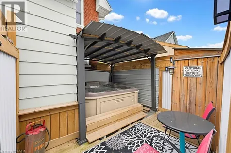 28 Norwich Street Brantford ON N3T 2B9