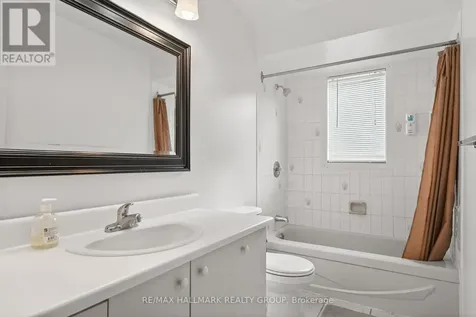 1769 Bromont Way Ottawa ON K1C 5K1