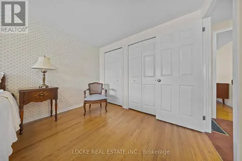 33 Eastpark Drive Ottawa ON K1B 3Z6