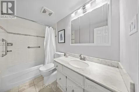 33 Eastpark Drive Ottawa ON K1B 3Z6