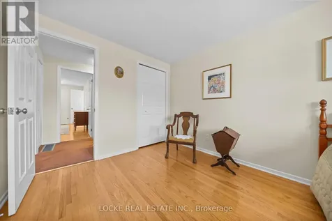 33 Eastpark Drive Ottawa ON K1B 3Z6