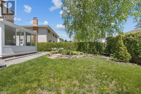 33 Eastpark Drive Ottawa ON K1B 3Z6