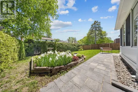 33 Eastpark Drive Ottawa ON K1B 3Z6