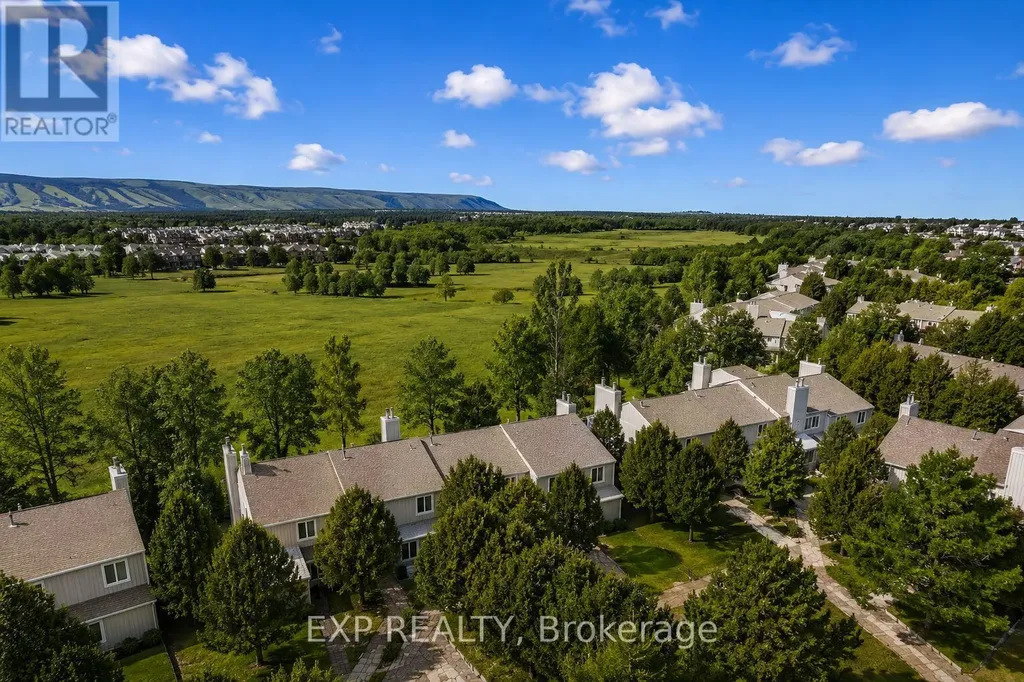 576 Oxbow Crescent Collingwood ON L9Y 5B4