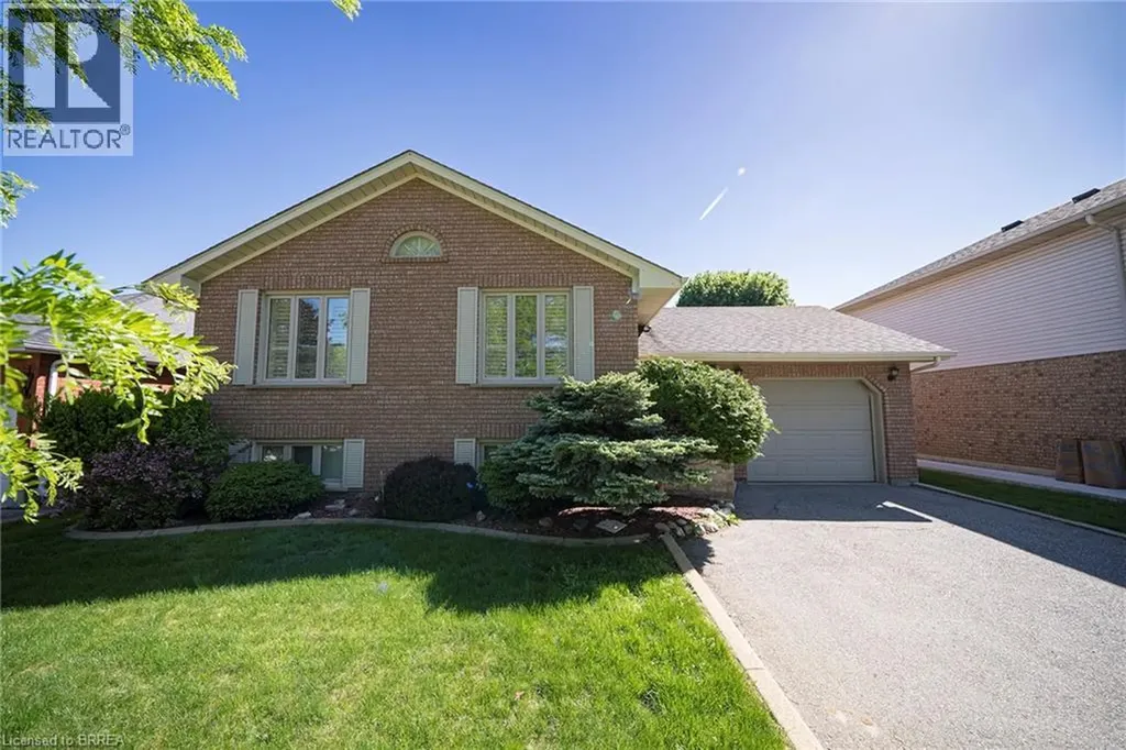 23 Trillium Way Brantford ON N3R 7T7