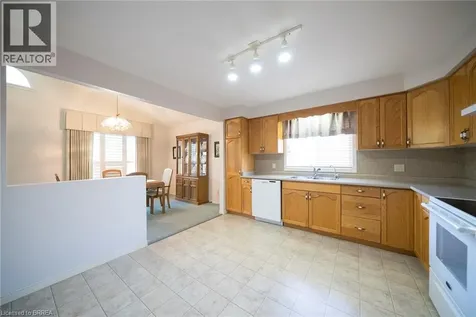 23 Trillium Way Brantford ON N3R 7T7