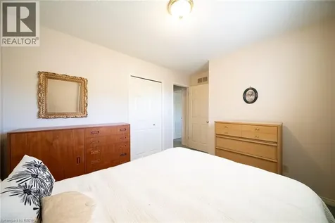 23 Trillium Way Brantford ON N3R 7T7