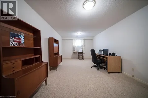 23 Trillium Way Brantford ON N3R 7T7