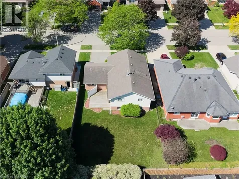 23 Trillium Way Brantford ON N3R 7T7