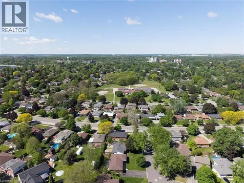 23 Trillium Way Brantford ON N3R 7T7