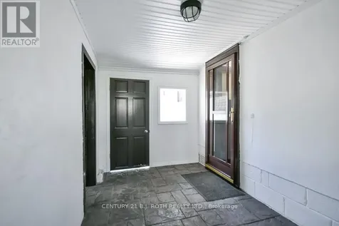 53 Fittons Road West Orillia ON L3V 3V1