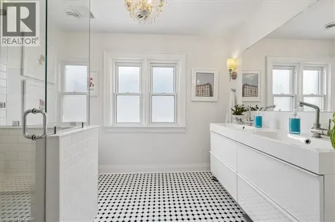 573 Beach Boulevard Hamilton ON L8H 6X8