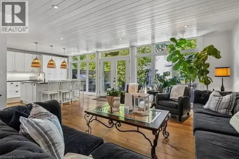 573 Beach Boulevard Hamilton ON L8H 6X8