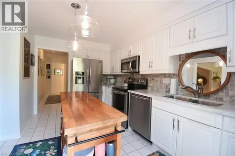 27 Harnesworth Crescent Waterdown ON L8B 0J3