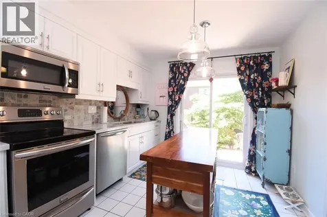 27 Harnesworth Crescent Waterdown ON L8B 0J3