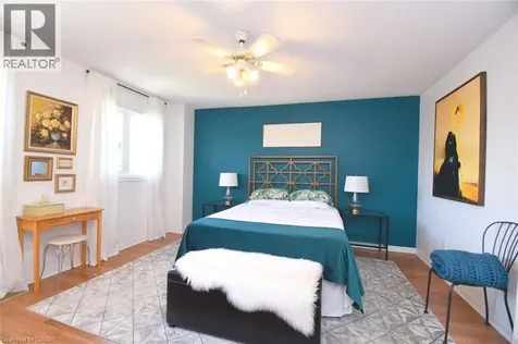 27 Harnesworth Crescent Waterdown ON L8B 0J3