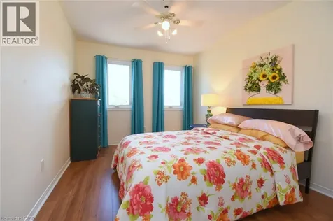 27 Harnesworth Crescent Waterdown ON L8B 0J3
