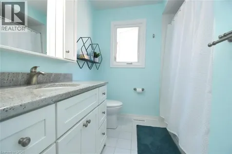 27 Harnesworth Crescent Waterdown ON L8B 0J3