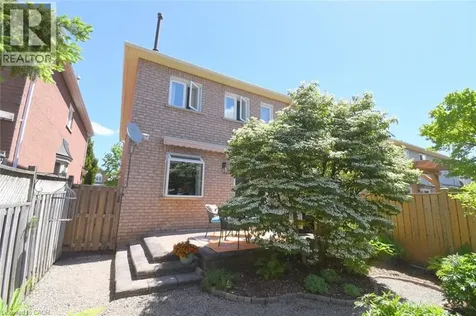 27 Harnesworth Crescent Waterdown ON L8B 0J3