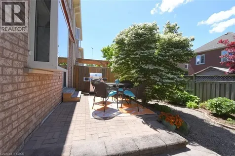 27 Harnesworth Crescent Waterdown ON L8B 0J3