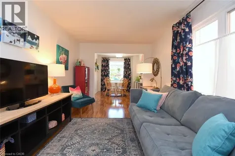 27 Harnesworth Crescent Waterdown ON L8B 0J3