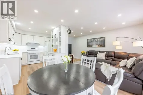 185 Highland Crescent Kitchener ON N2M 5P8