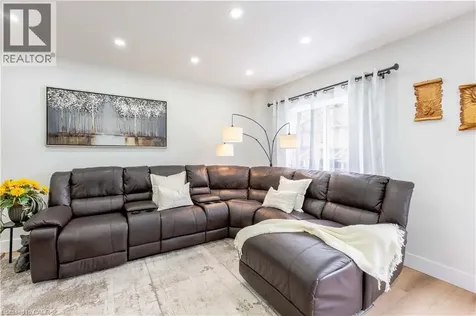 185 Highland Crescent Kitchener ON N2M 5P8