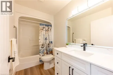185 Highland Crescent Kitchener ON N2M 5P8