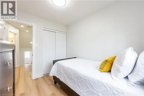 185 Highland Crescent Kitchener ON N2M 5P8