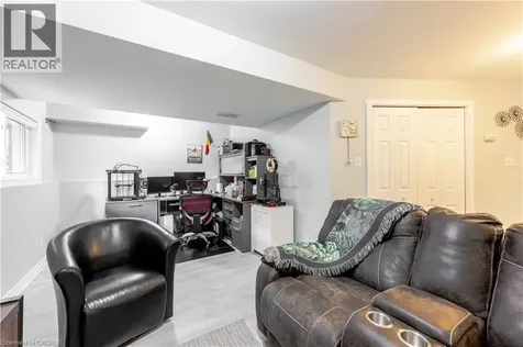 185 Highland Crescent Kitchener ON N2M 5P8
