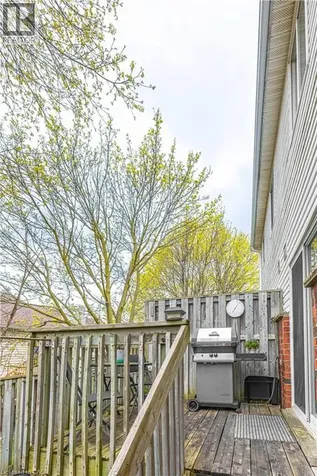185 Highland Crescent Kitchener ON N2M 5P8