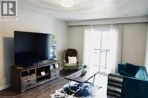 21 Deschene Avenue Hamilton ON L9A 3J8