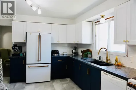 21 Deschene Avenue Hamilton ON L9A 3J8