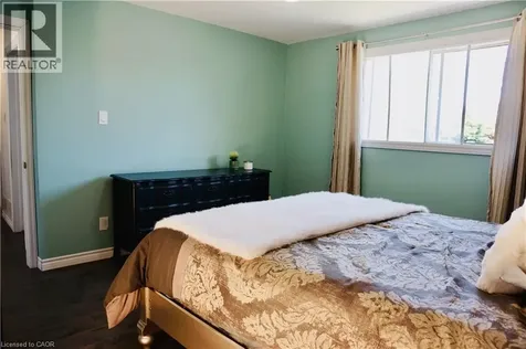 21 Deschene Avenue Hamilton ON L9A 3J8
