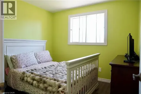 21 Deschene Avenue Hamilton ON L9A 3J8