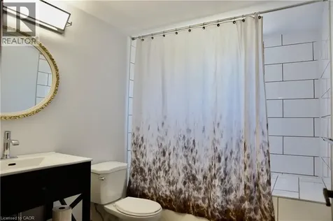 21 Deschene Avenue Hamilton ON L9A 3J8