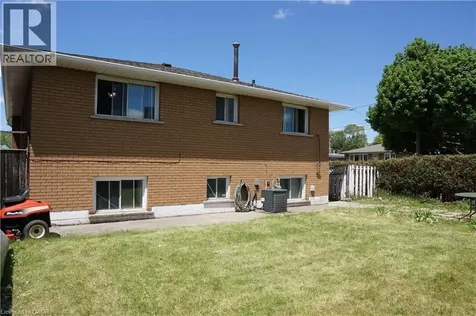 21 Deschene Avenue Hamilton ON L9A 3J8