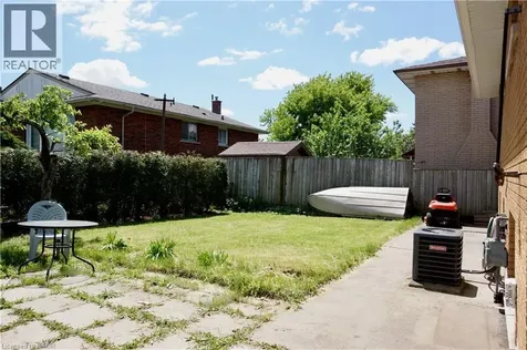 21 Deschene Avenue Hamilton ON L9A 3J8