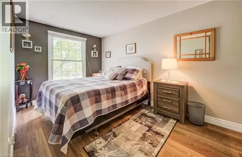 10 Meadow Woods Crescent Kitchener ON N2N 1S5