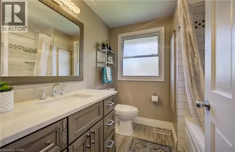 10 Meadow Woods Crescent Kitchener ON N2N 1S5