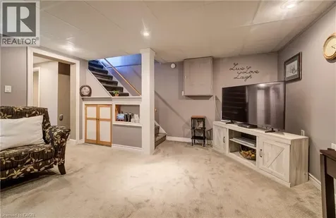 10 Meadow Woods Crescent Kitchener ON N2N 1S5