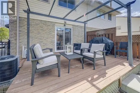 10 Meadow Woods Crescent Kitchener ON N2N 1S5