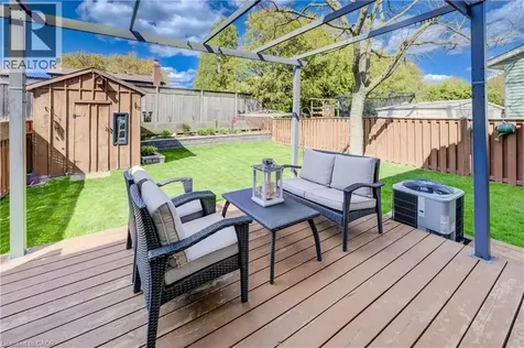 10 Meadow Woods Crescent Kitchener ON N2N 1S5